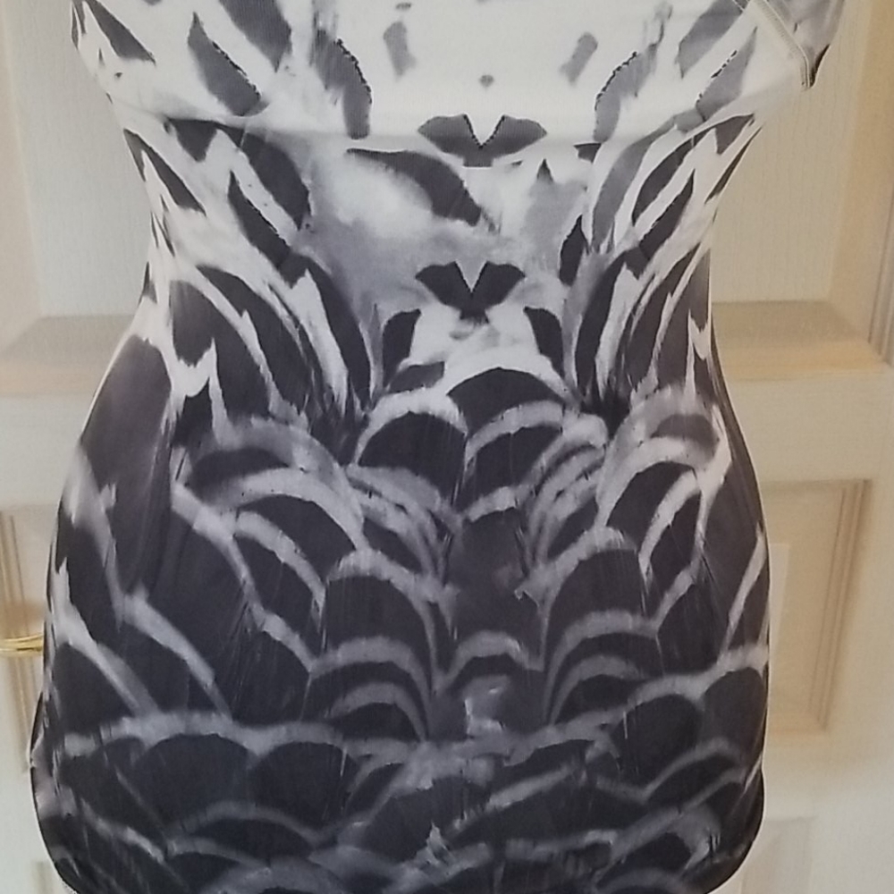 Lululemon Tank - Picture 4 of 5